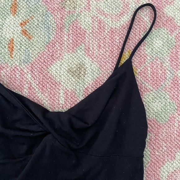 aritzia | wilfred oracle tank top in black - Picture 3 of 6